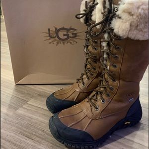 Ugg Adirondack Boots size 8